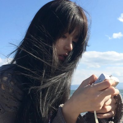 想踢沉迷男的女人